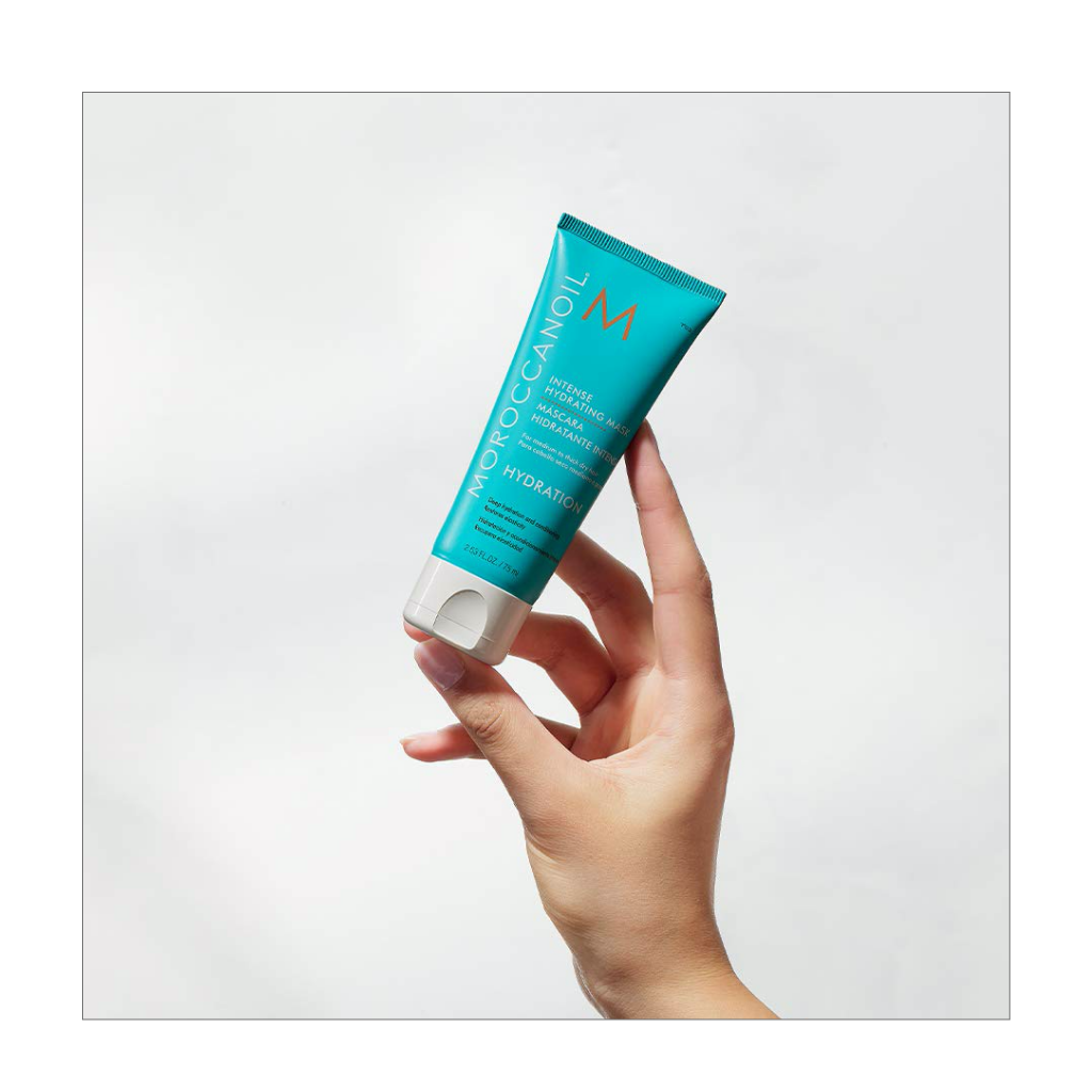 Moroccanoil intense hydrating mask hydration 75ml in hand